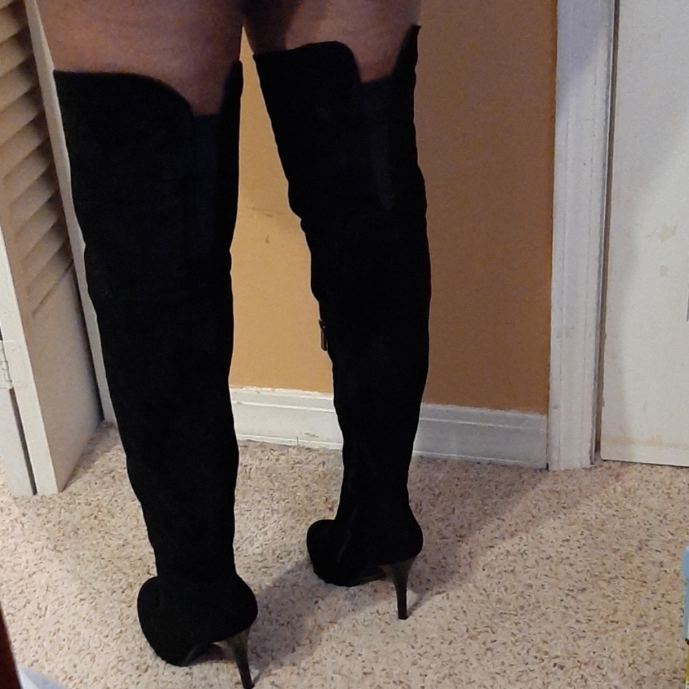Boots - Picture 3 of 4